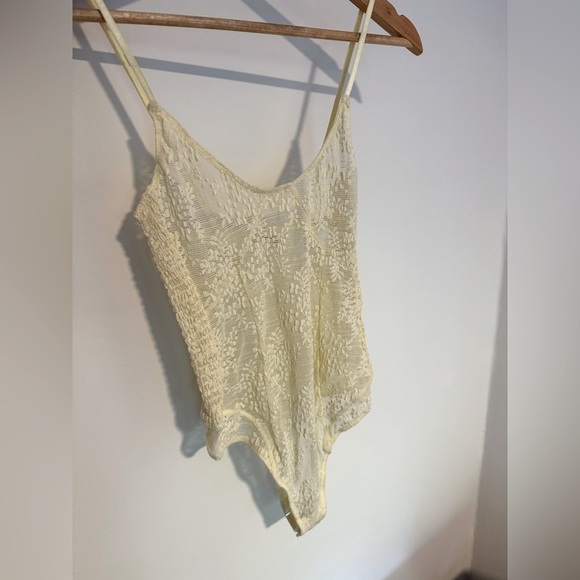 Ready to Go Lace Bodysuit NWOT banana cream - Picture 5 of 6